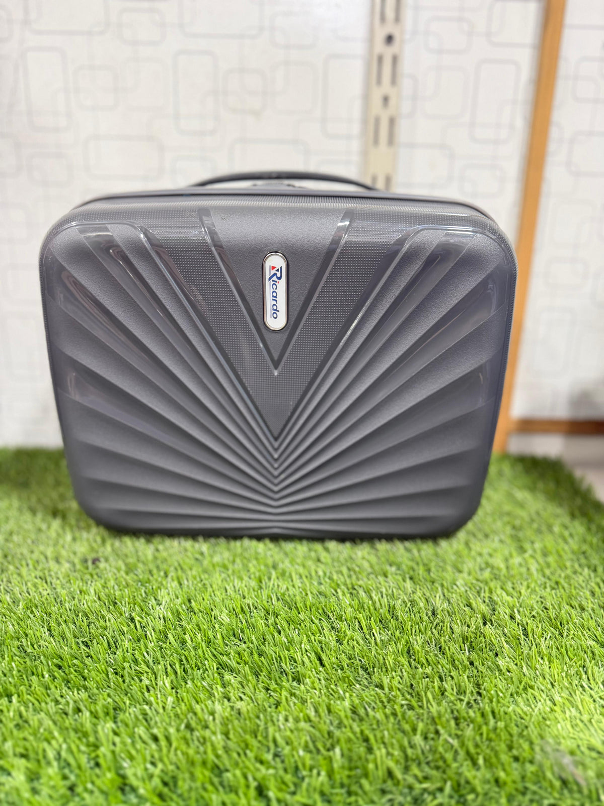 Ricardo Premium Hard Shell Travel Case
